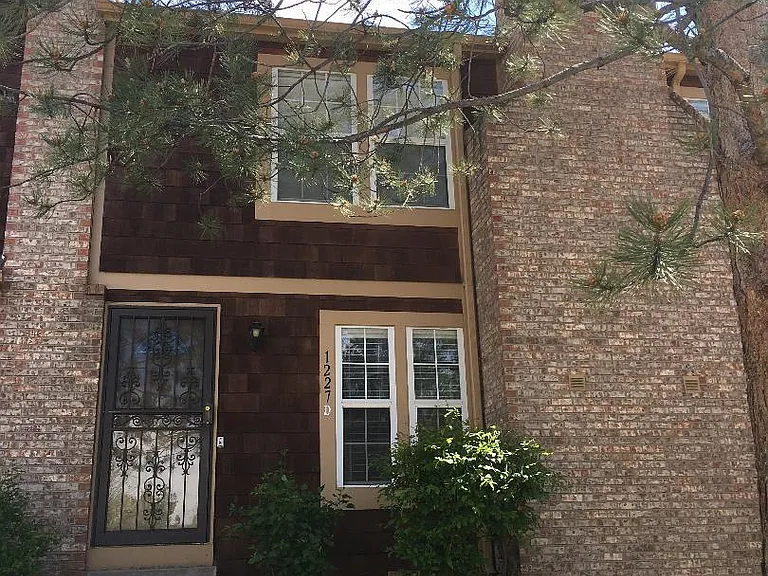 1227 S Flower Cir — Photo 32