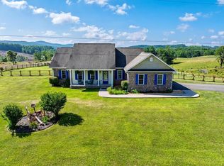 12 Crestwood Dr, Galax, VA 24333
