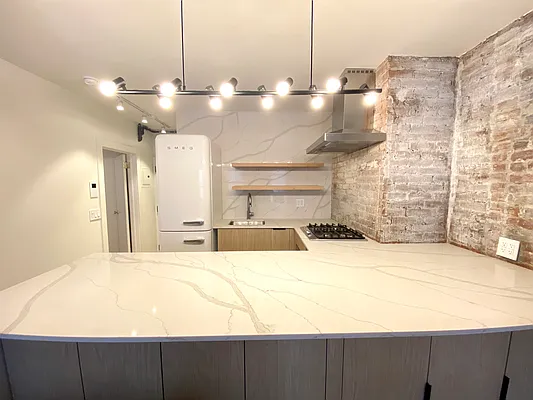 Rented by Nolita Group | media 17