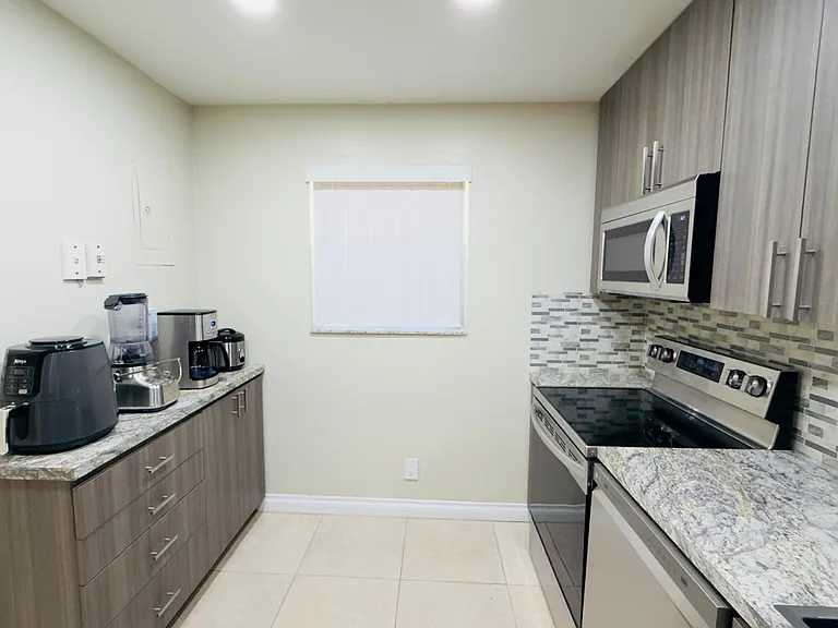 5545 N Lakewood Cir N #425 — Photo 6