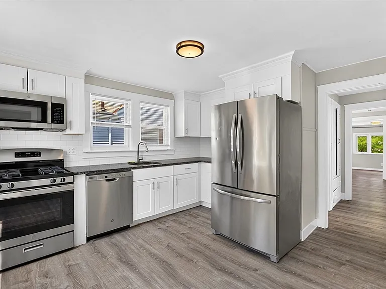 65-67 Lawn Ave #2 — Photo 1