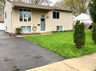 1582 Amy Ave, Glendale Heights, IL