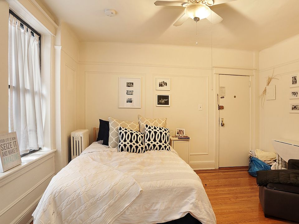2nd image of 49 Willow St APT 2H