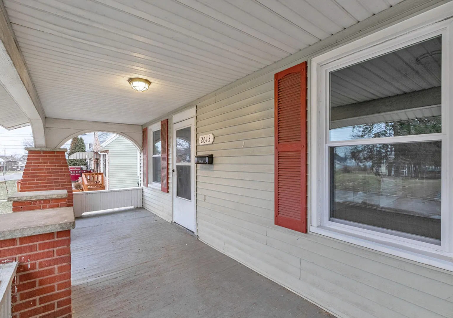 Craftsman Charm! Covered Porch, Hardwoods, Basement- 2613 Fletcher Ave NE, Canton! — Photo 4