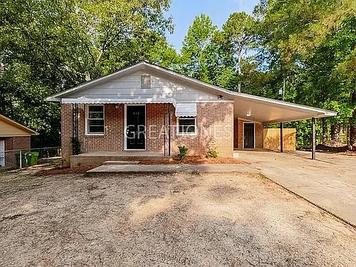 912 Old Oak Dr Photo 1