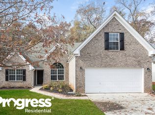 1577 Queen Elizabeth Dr, Locust Grove, GA 30248