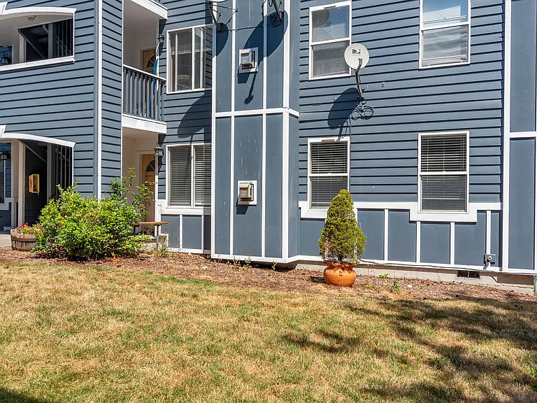 300 N Oak Harbor St #A102 — Photo 18