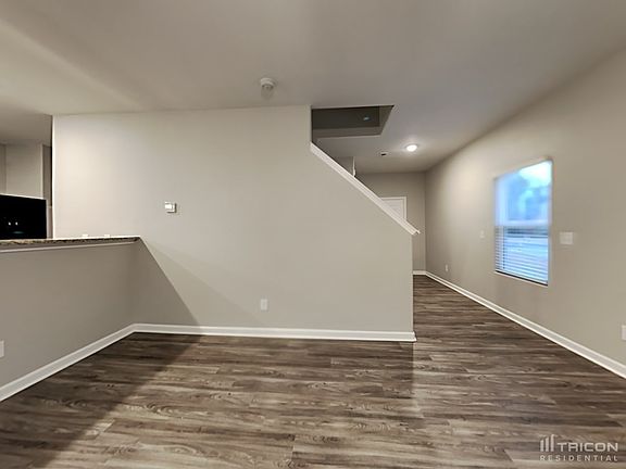 2nd image of 941 Joselynn Dr