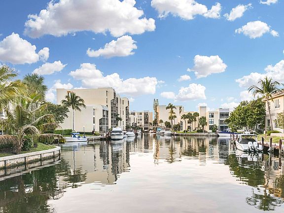 4th image of 17 ROYAL PALM Way #105