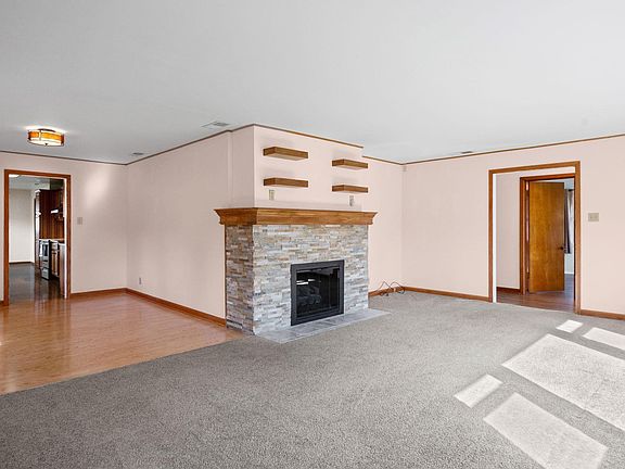 2nd image of 1713 Maywood Dr