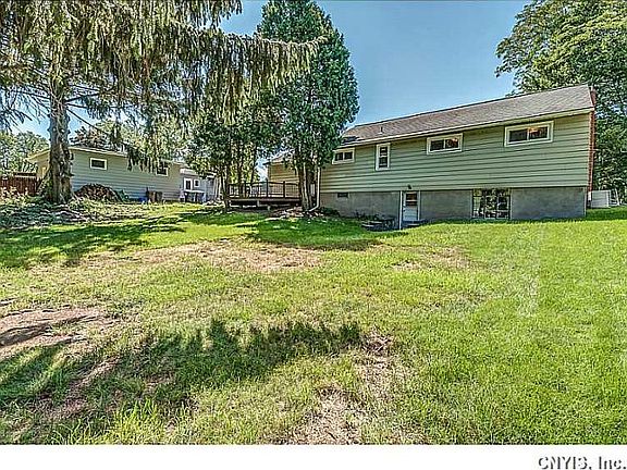 4th image of 105 Camillus Dr