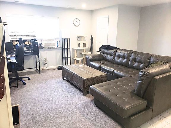 3rd image of 45 Old Millstone Dr Unit 4