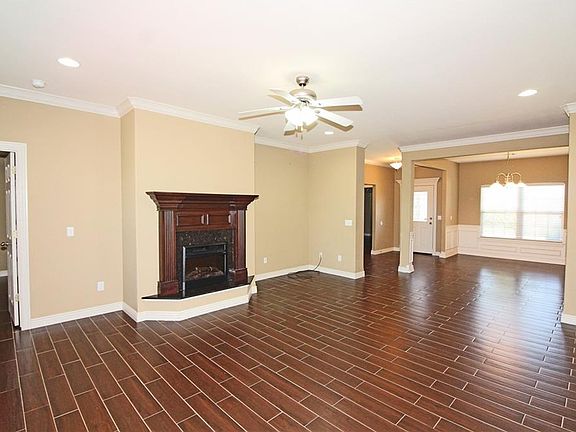 3rd image of 4302 Lilly St