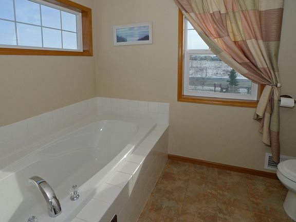 4th image of 3245 Arden Dr