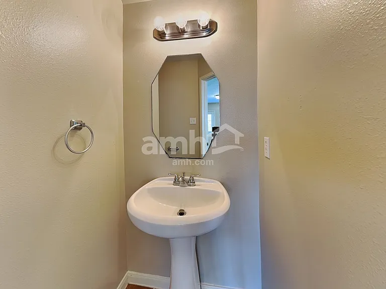 9031 Ferndale View Dr — Photo 9
