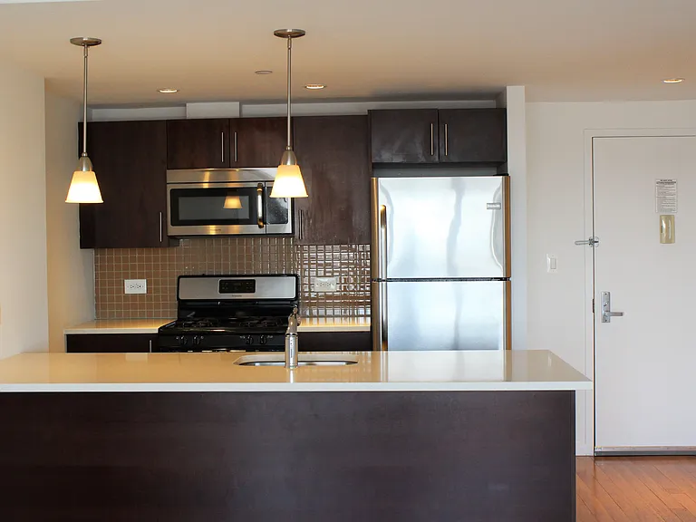 2638 21st St #3G — Photo 24