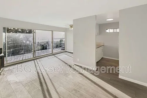 10 Lee St #4 Photo 1