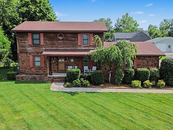 2nd image of 105 Sonoma Dr