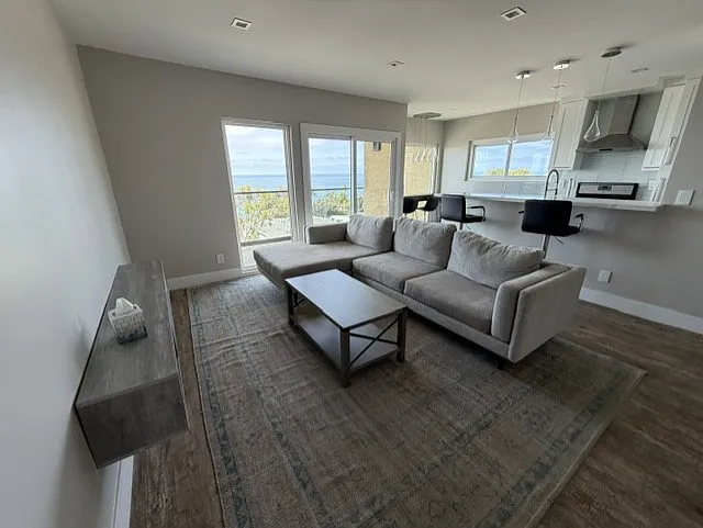 694 N Coast Hwy #6