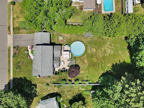 3rd image of 492 Westland Ave