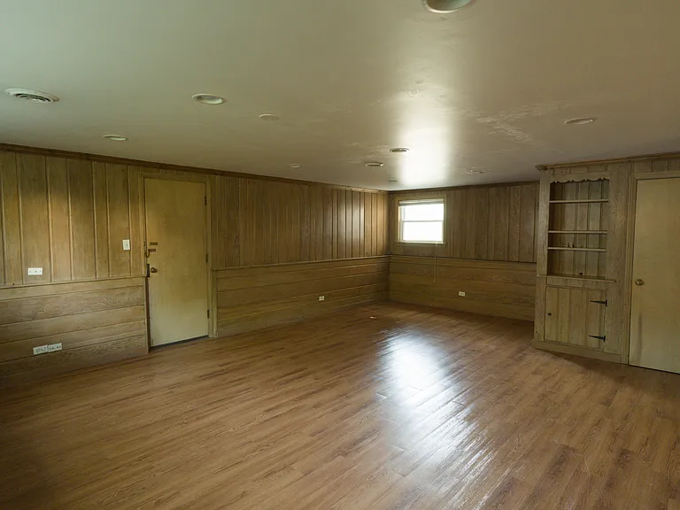 414 Brook Ln — Photo 11