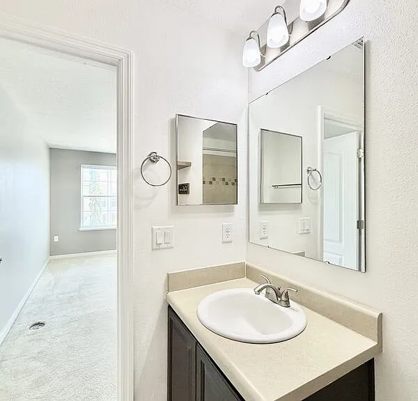 3824 Exeter Ln #1 — Photo 49