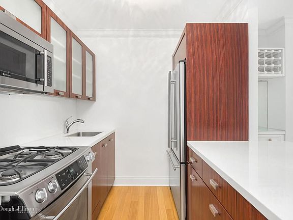 3rd image of 212 E 47th St APT 14F