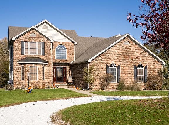 3rd image of 336 County Road 2650 N