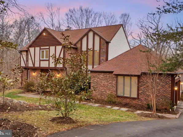 11480 Robert Stephens Dr, Fairfax Station, VA 22039