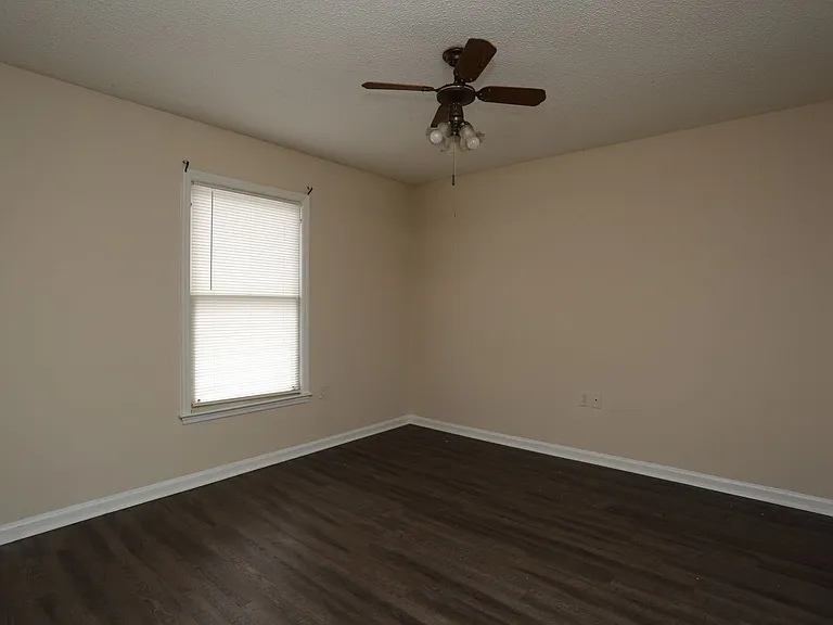 100 Lanier Dr #3 — Photo 5
