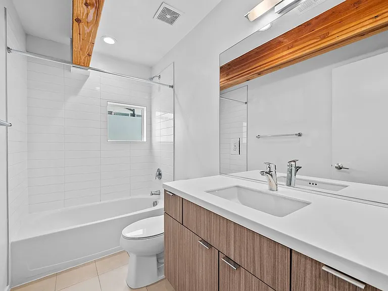 1711 Hooker St #6 — Photo 10