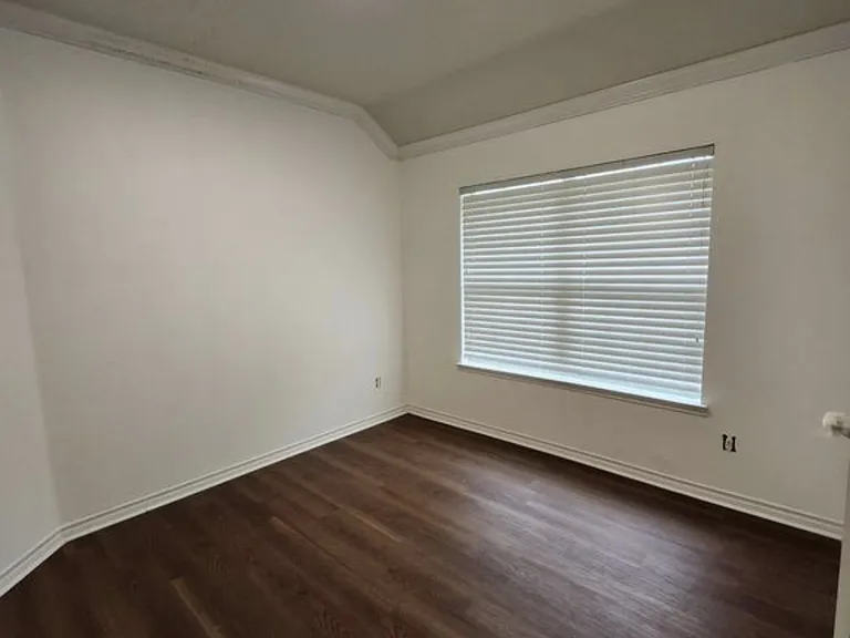 7812 Pleasant Hill Rd — Photo 5