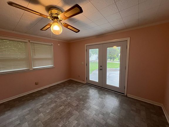 5th image of 4010 Woodberry Dr