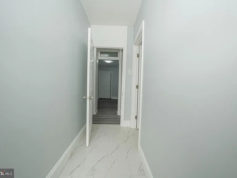 201 Dupont St — Photo 30