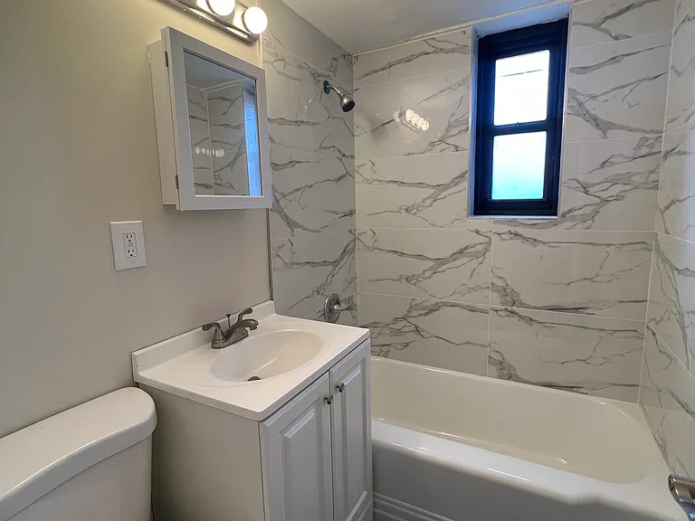 111 Washington St #9A — Photo 2