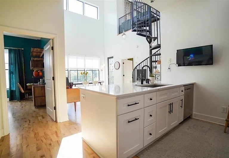 384 Ralph McGill Blvd NE #410 — Photo 4