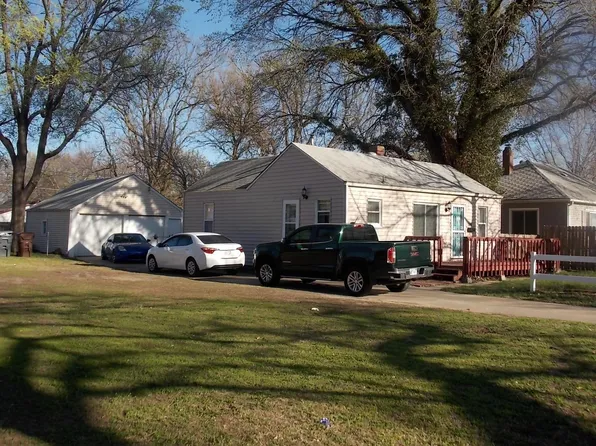 1638 N Burns Ave, Wichita, KS 67203