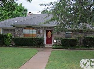 3641 Racquet Club Dr, Grand Prairie, TX 75052