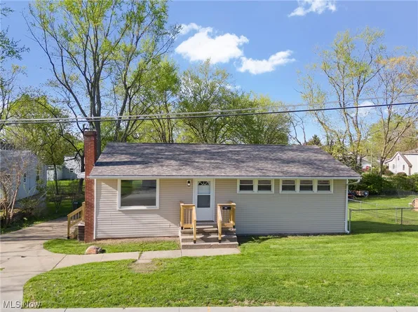 1615 39th St NW, Canton, OH 44709
