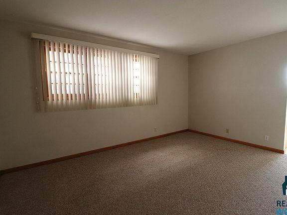 3rd image of 4320 S 48th St APT 2