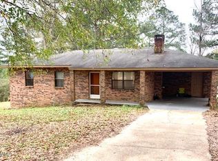 135 Country Ln, Lucedale, MS 39452