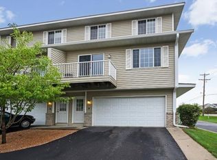 1587 County Road D E Unit A, Maplewood, MN 55109