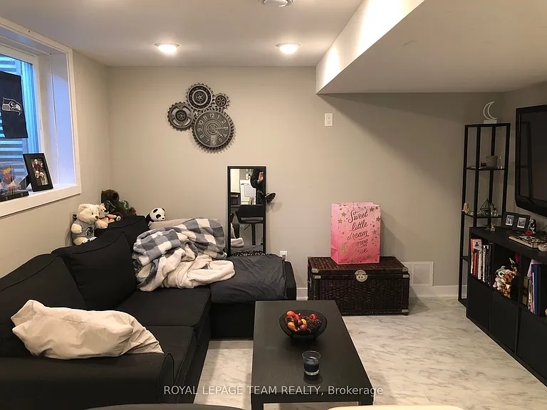 1180 Southwood Dr #B — Photo 4