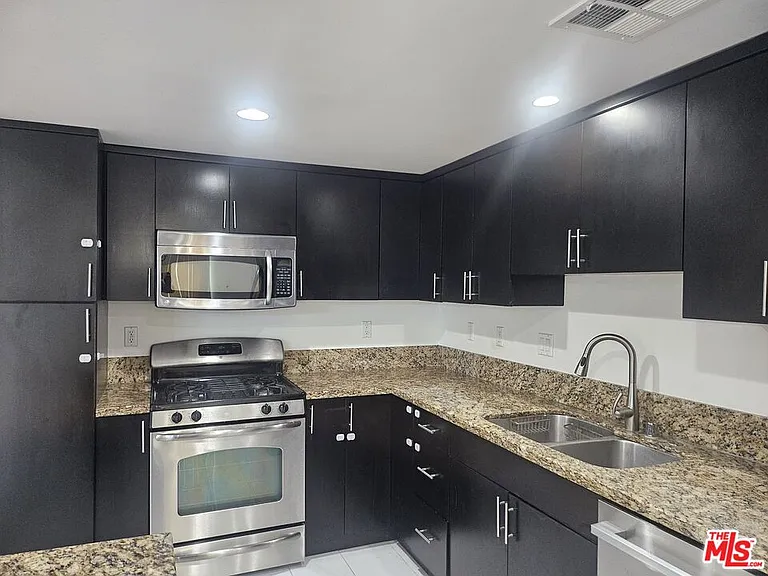 332 S Oxford Ave #201 — Photo 6
