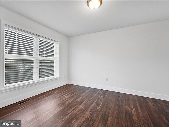5th image of 106 James Dr