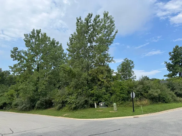 50 Mattico Ln, Crown Point, IN 46307