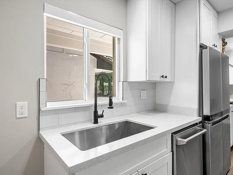 8202 Argentina St — Photo 15