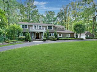 17 Indian Creek Rd, Holmdel, NJ 07733