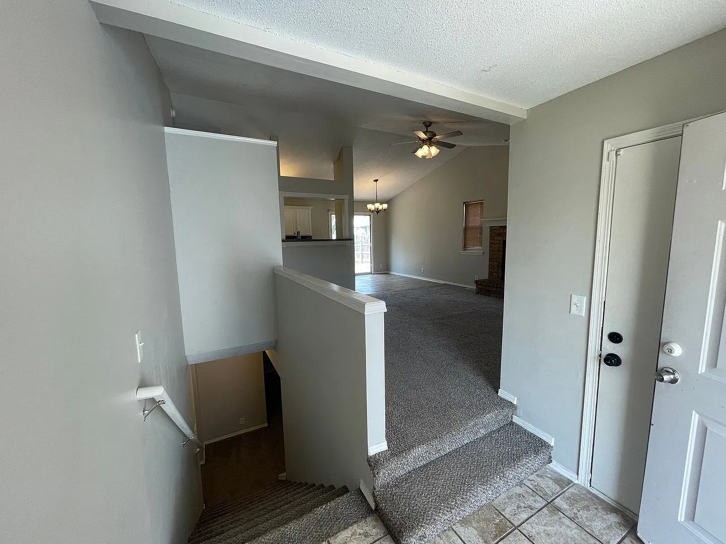 Prime spot, tons of space! — Photo 3