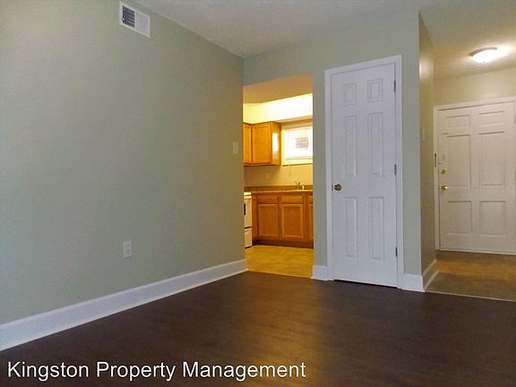 2nd image of 1844 Augusta Dr APT 32